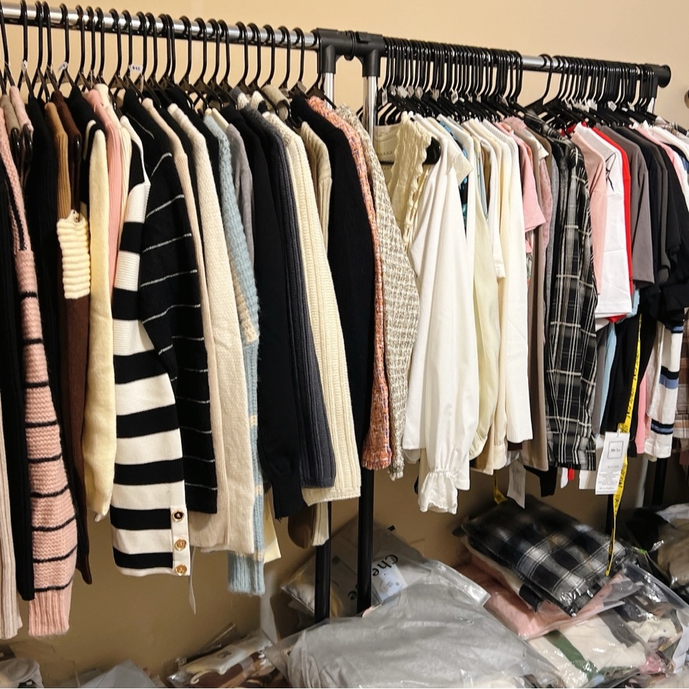 🛍️🛍️Brand New Clothes Clearance Show (Bundle sale no cancel)